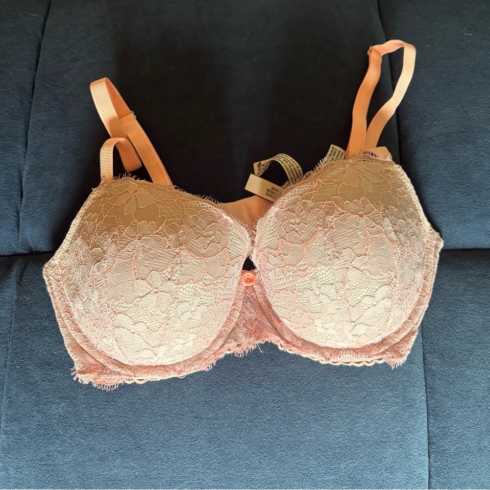 Victoria's Secret Dream Angels Pink Lace Demi Underwire Bra